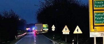 Nesreća na ulazu u Krunčiće na cesti prema Lovreču - Foto Istra Terra Magica