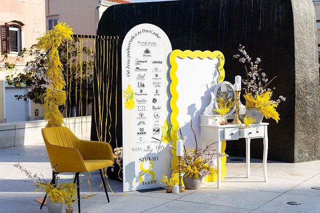 Porečanke slavile Dan žena uz cvijeće i snažnu poruku zajedništva