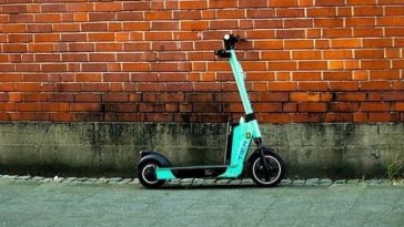 pixabay romobil ilustracija