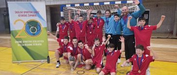 Rukometaši OŠ Finida osvojili srebro na županijskom natjecanju