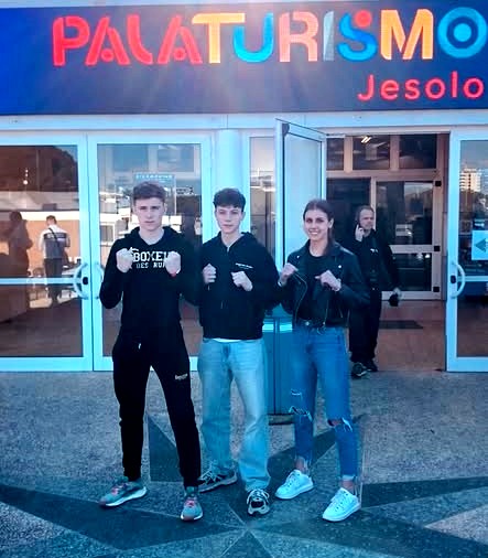 Članovi kickboxing kluba ZEUS iz Vižinade nastupili su prošli tjedan na svjetskom kupu u Jesolu