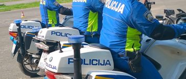 Policijski motoristi na poligonu za trening istra pula