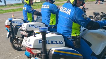 Policijski motoristi na poligonu za trening istra pula