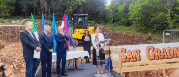 Polaganje kamena temeljca za gradnju POS-ovih stanova u Vrsaru - Foto Tanja Kocijančić