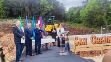 Polaganje kamena temeljca za gradnju POS-ovih stanova u Vrsaru - Foto Tanja Kocijančić