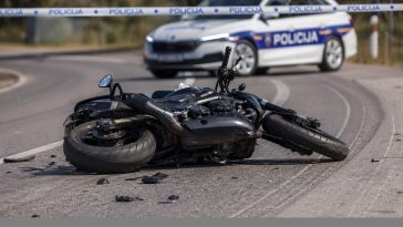 motocikl nesreća prometna policija traka