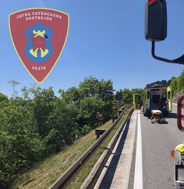 Foto Vatrogasci Pazin - Motociklist pognuo na cesti Pazin - Poreč