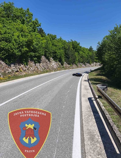 Foto Vatrogasci Pazin - Motociklist pognuo na cesti Pazin - Poreč