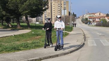 Djeca na romobilima - Foto istarska policija