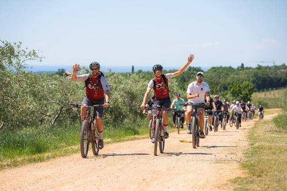 Foto Studio11 - Gourm-E-bike Kaštelir-Labinci ponovno okupio brojne goste i bicikliste
