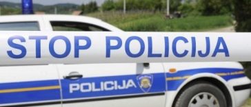 ilustracija auto policija traka