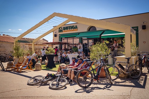 Foto Studio11 - Gourm-E-bike Kaštelir-Labinci ponovno okupio brojne goste i bicikliste