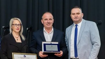 Zoran Kalčić na svečanosti dobio najveću nagradu u obrtništvu - Foto Obrtnička komora Istarske županije