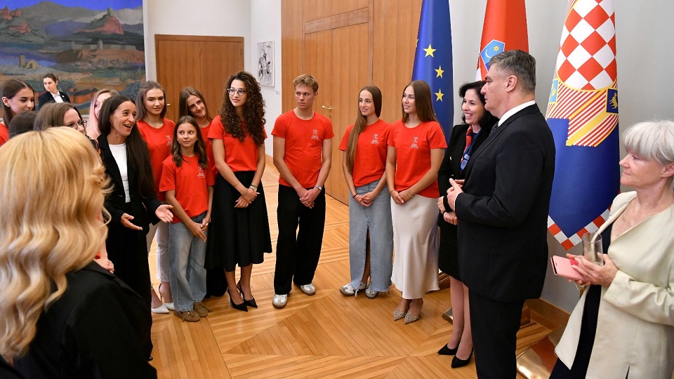 USB kod predsjednika RH 1 (Izvor Ured predsjednika Republike Hrvatske - Foto Tomislav Bušljeta