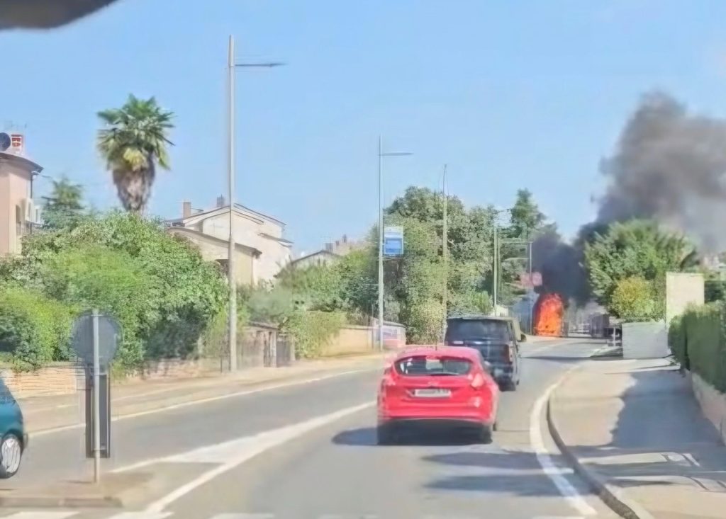 požar autmobila kod Lacopa