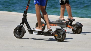 NE DIRAJ FOTKU ROMOBIL PIXSELL ILUSTRACIJA POLICIJSKA AKCIJA