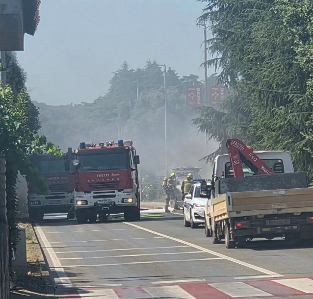 Foto Istra Terra Magica - Požar automobila u Poreču nedaleko Lakopa