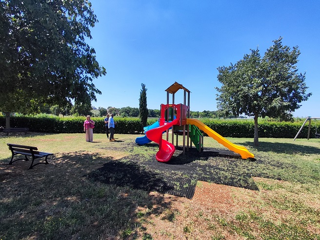 Foto Tanja Kocijančić - Obnovljen dječji park u Funtani na Perilima