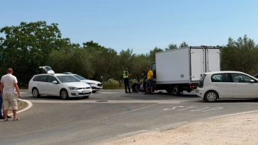 Sudar kamiona i motocikliste u Varvarima kod Poreča - Foto Istra Terra Magica