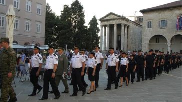 policija