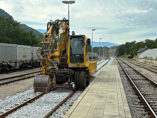 Foto HŽ infrastruktura - obnova pruge u Istri kod Lupoglava