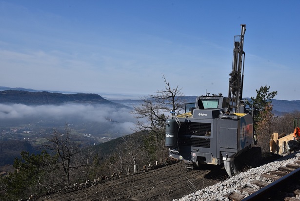 Foto HŽ infrastruktura - obnova pruge u Istri kod Lupoglava