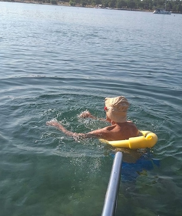 Franc Cijan iz Slovenije na plažu na Saladinki - obiteljski album