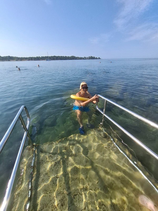Franc Cijan iz Slovenije na plažu na Saladinki - obiteljski album
