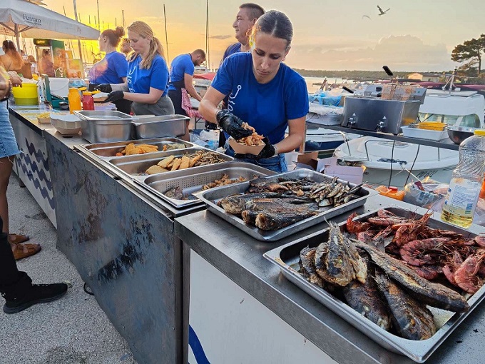 Foto Tanja Kocijančić ribarska fešta funtana riba gastro