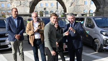 Foto Istarska županija podjela uručili osam kombija sport istra istarska županija