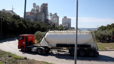 ne driaj fotku koromačno rača tvornica holcim