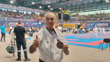 Amir Rešidović s medaljom na Svjetskom prvenstvu u karateu poreč