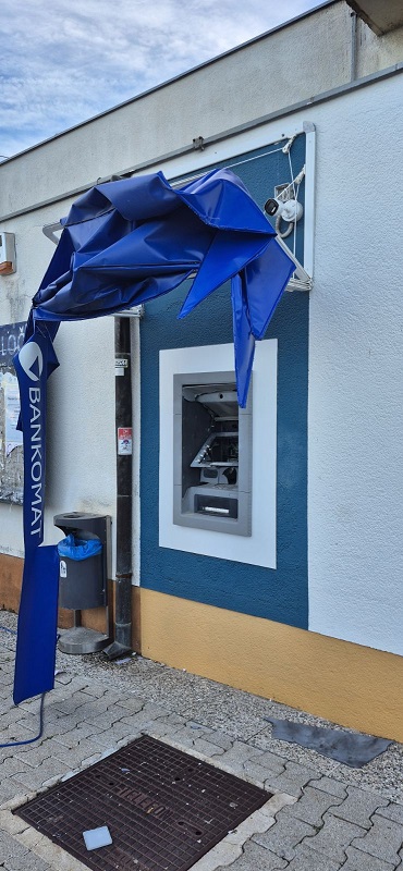 Bankomat u Lovreču na meti pljačkaša